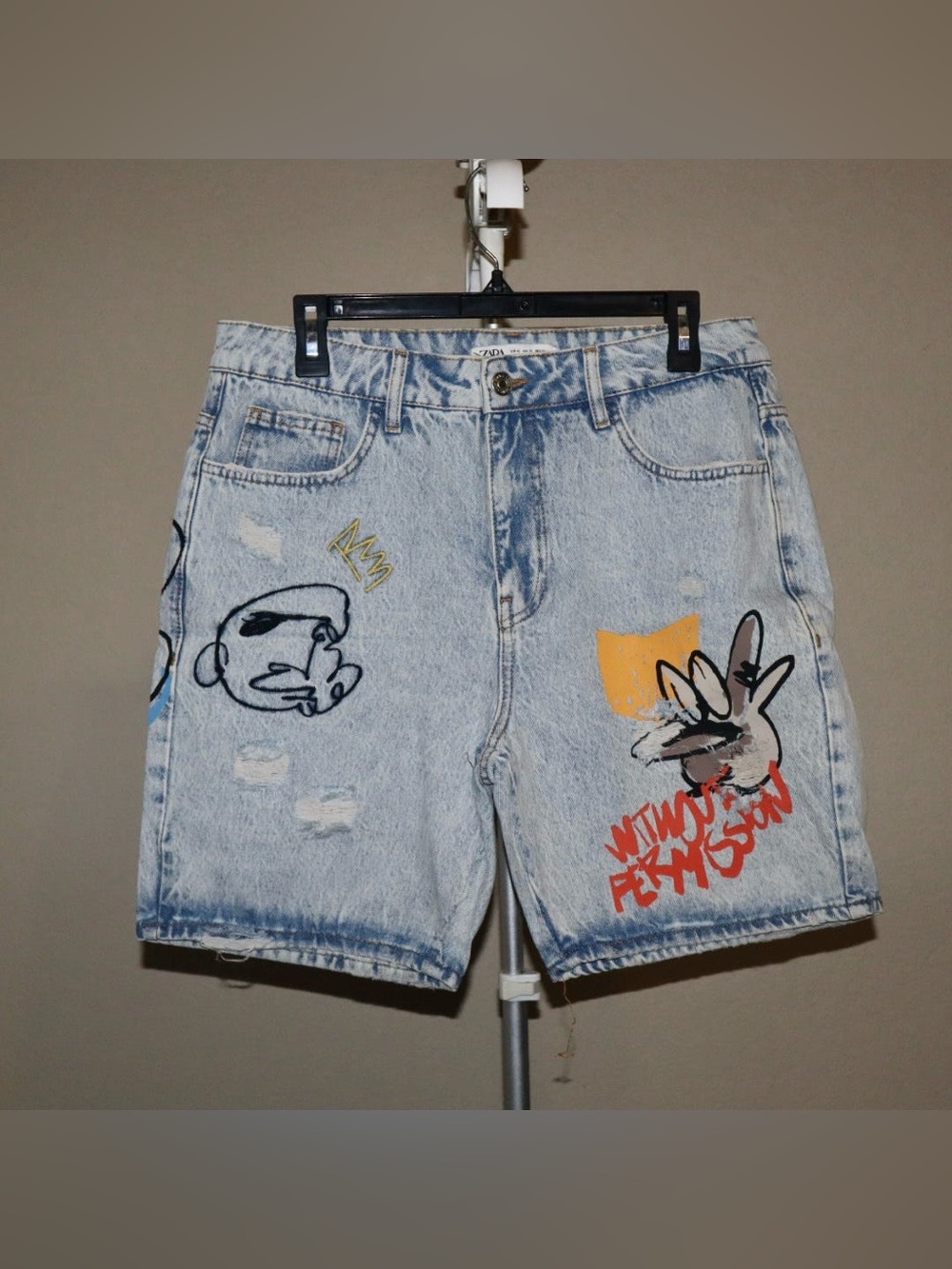 Zara Light Blue Denim Men's Shorts with Artistic Prints
